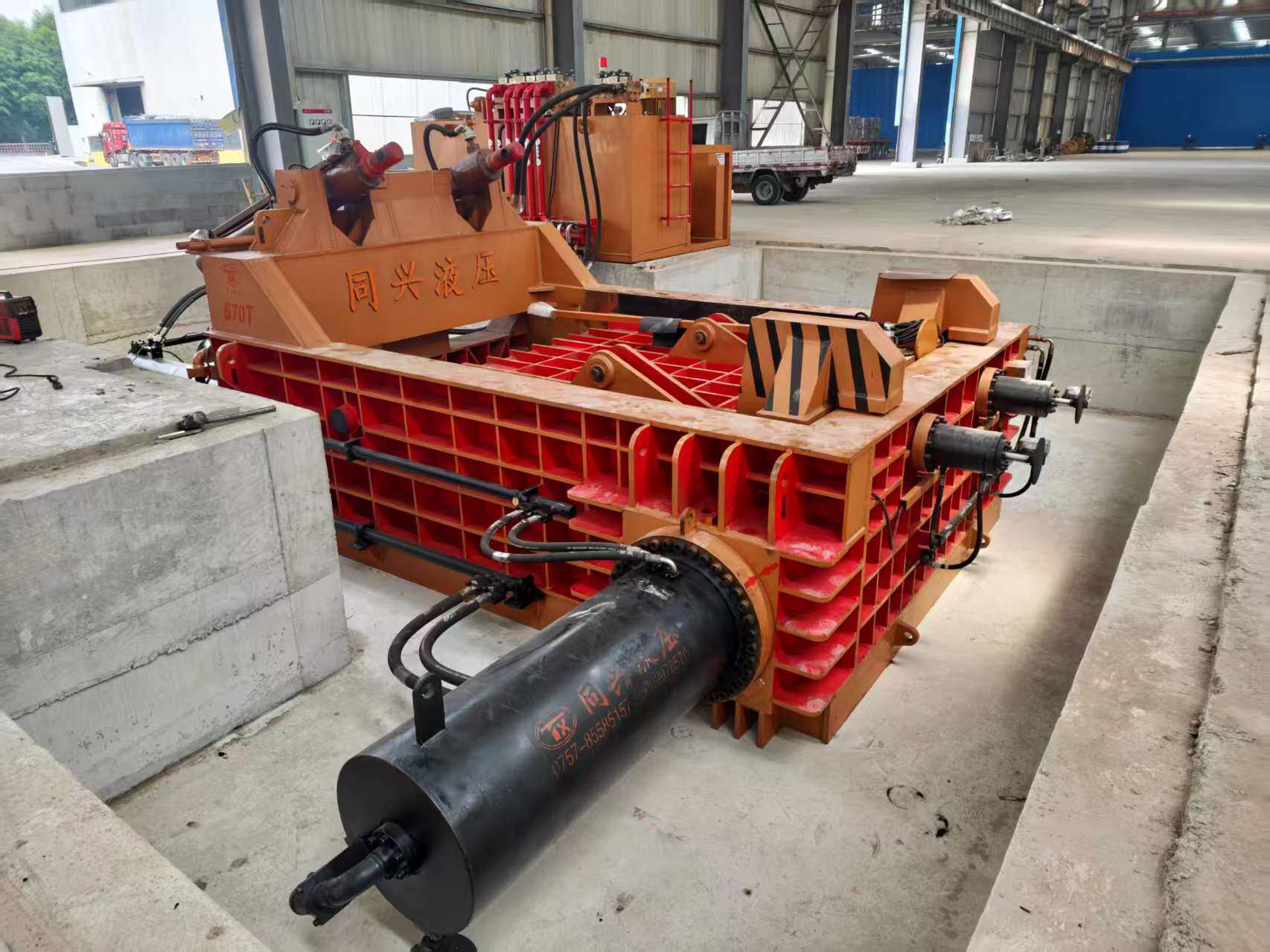 Double Main Cylinder Baler
